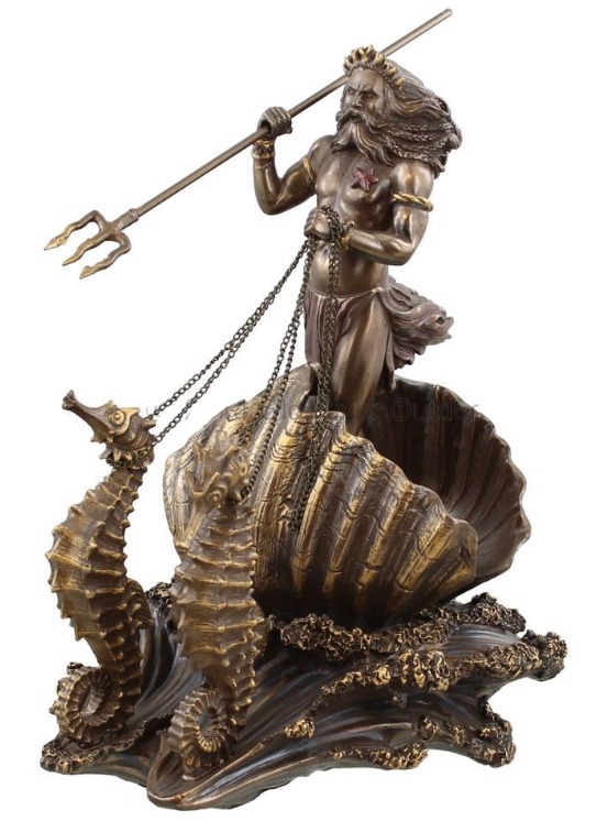 Neptuno o Poseidón; el tridente y la concha